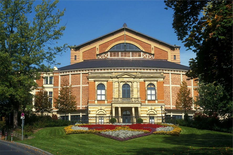 Bayreuth, Bayreuther Festspiele, Der fliegende Holländer: Einer Matrix entstiegen, IOCO Aktuell, 01.08.2012,