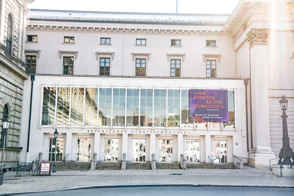 München, Residenztheater, SANKT FALSTAFF - Ewald Palmetshofer, IOCO