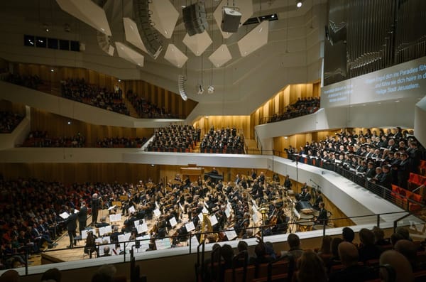 Dresden, Kulturpalast, DRESDNER PHILHARMONIE GEDENKKONZERT ZUM 80. JAHRESTAG DER ZERSTÖRUNG DRESDENS, IOCO