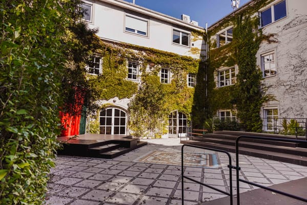 Mödling, Theater/Ab/Hof, DER GOTT DES GEMETZELS – Yasmina Reza, IOCO