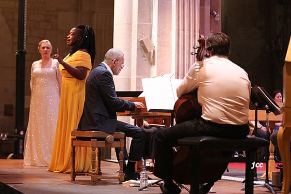 Beaune, Basilique Notre-Dame, FESTIVAL INTERNATIONAL - Le Amazzoni nell’isole fortunate, IOCO Kritik, 23.07.2022