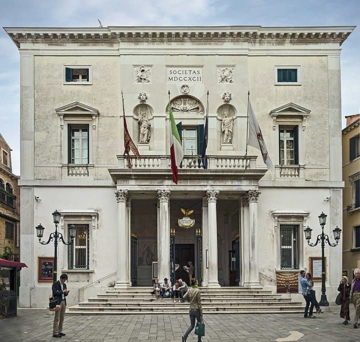 Venedig, Teatro La Fenice, IL BARBIERE DI SIVIGLIA - G. Rossini, IOCO Kritik